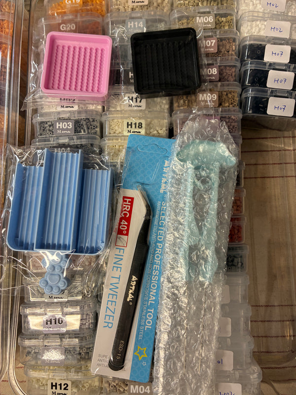 Coffret intégral de perles à repasser 2,6 mm en boîtes – 221 couleurs MARD + 11 outils