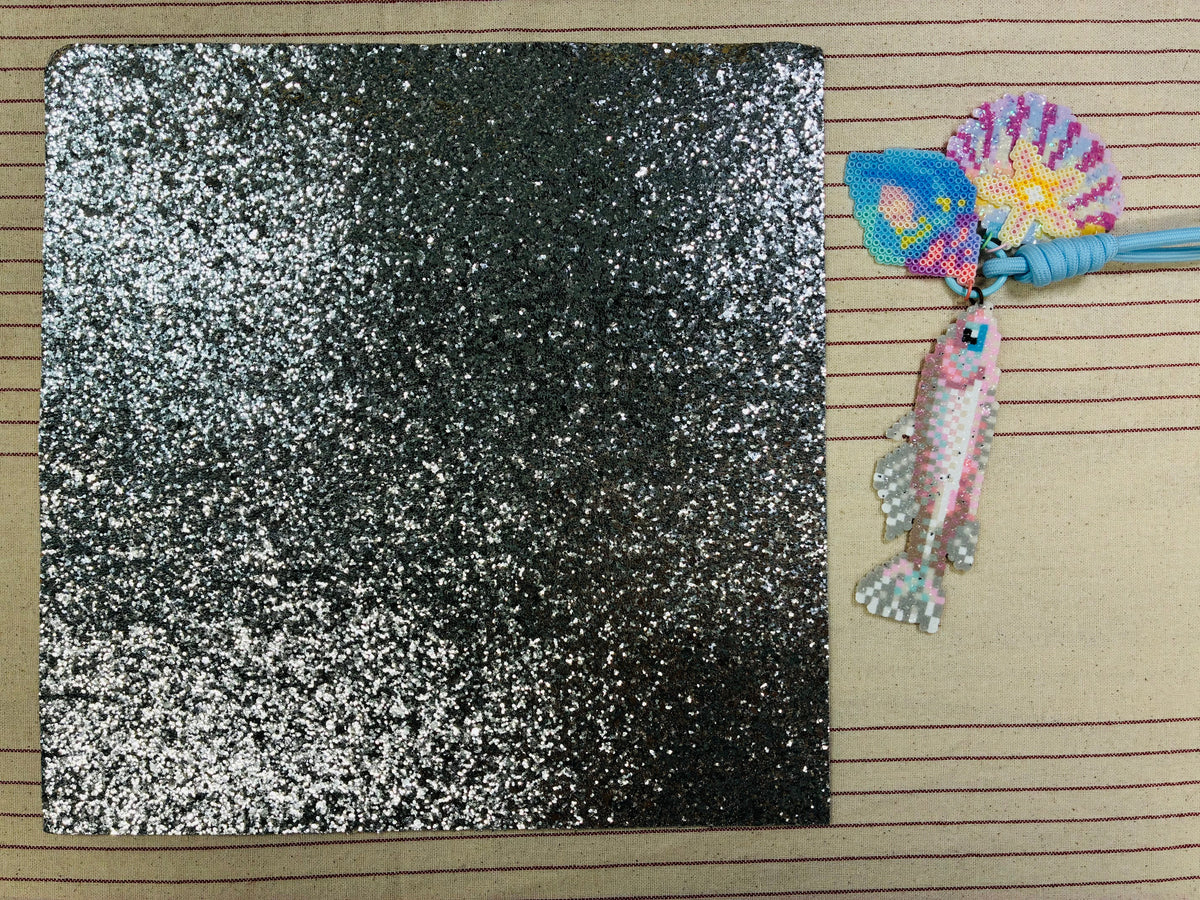 Feuille pailletée 30×30 cm pour thermocollage perles à repasser 